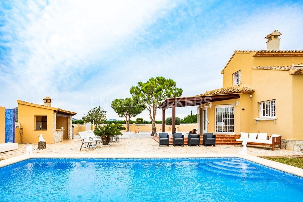3 slaapkamer Villa te huur in Denia met zwembad garage - € 4.700 (Ref: 8238014)