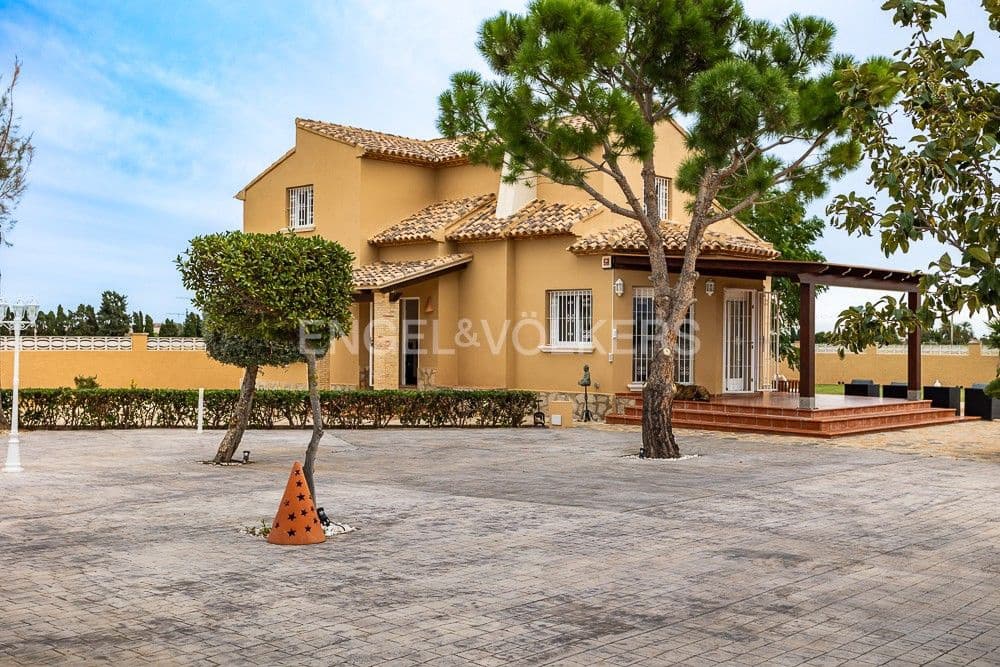3 slaapkamer Villa te huur in Denia met zwembad garage - € 4.700 (Ref: 8238014)