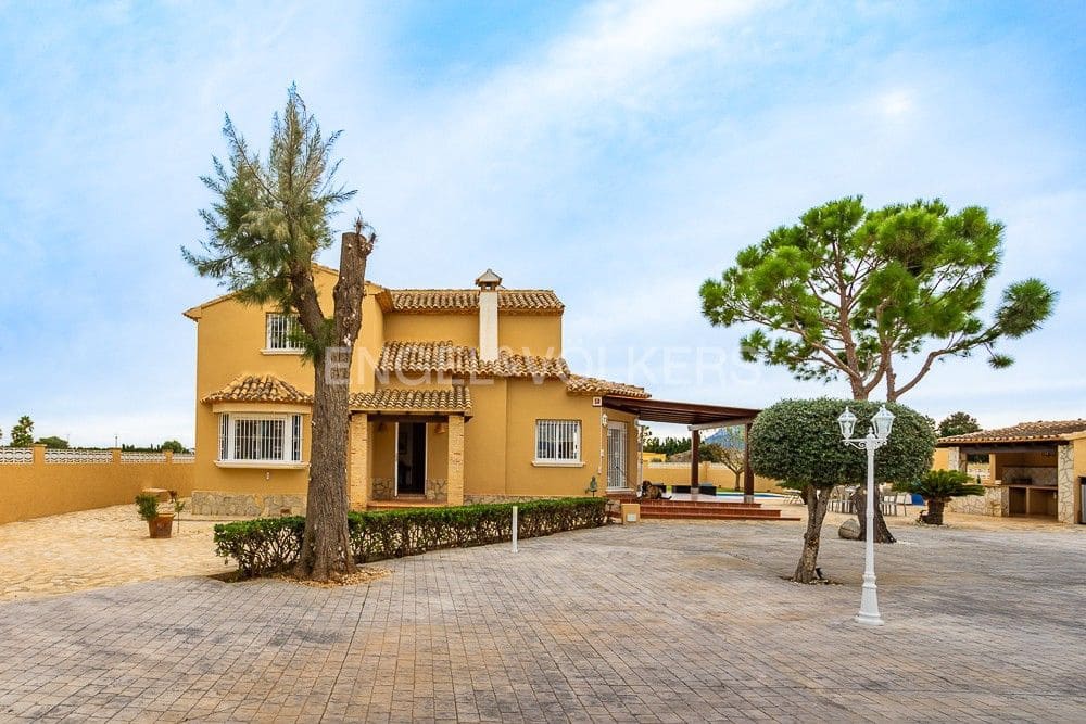 3 slaapkamer Villa te huur in Denia met zwembad garage - € 4.700 (Ref: 8238014)