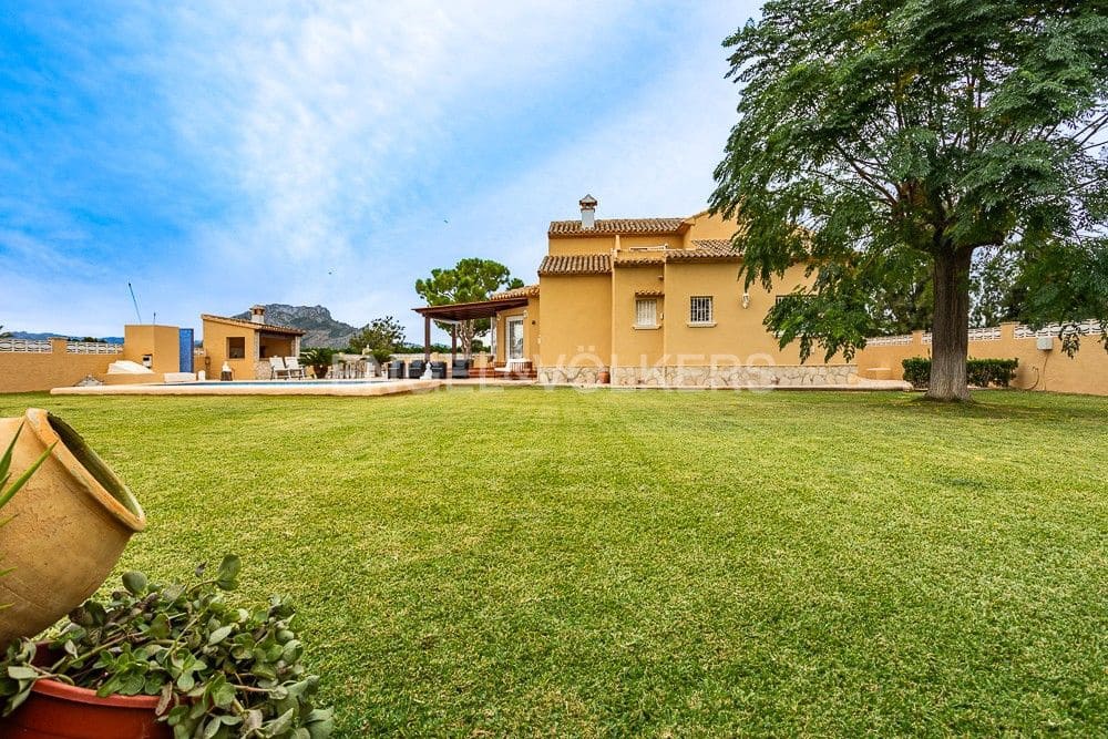 3 slaapkamer Villa te huur in Denia met zwembad garage - € 4.700 (Ref: 8238014)