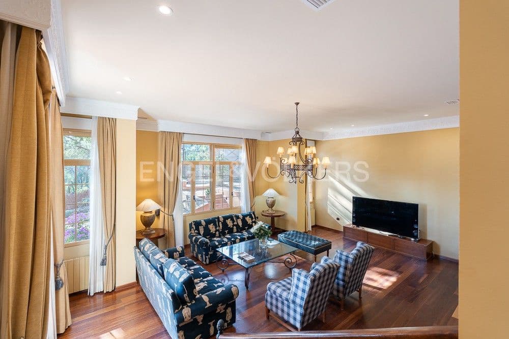 5 bedroom Villa for sale in Sagunto / Sagunt with pool garage - € 1,645,000 (Ref: 8239150)