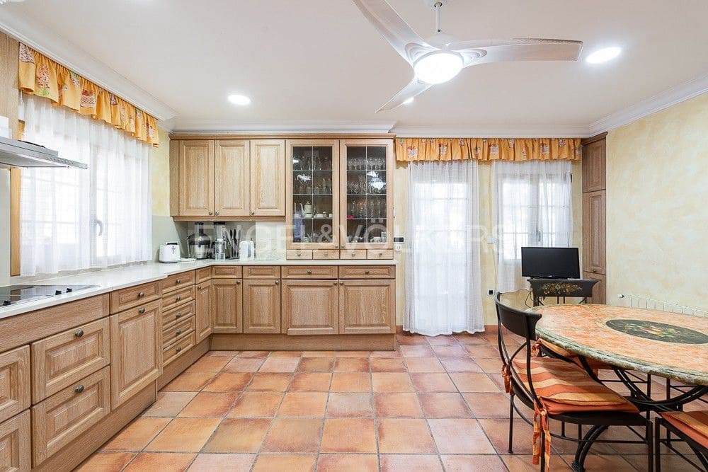 5 bedroom Villa for sale in Sagunto / Sagunt with pool garage - € 1,645,000 (Ref: 8239150)