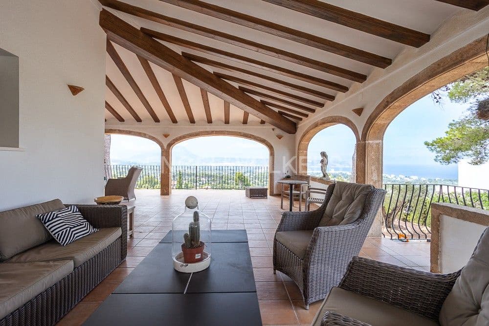 5 bedroom Villa for sale in Javea / Xabia with pool garage - € 2,700,000 (Ref: 8239164)