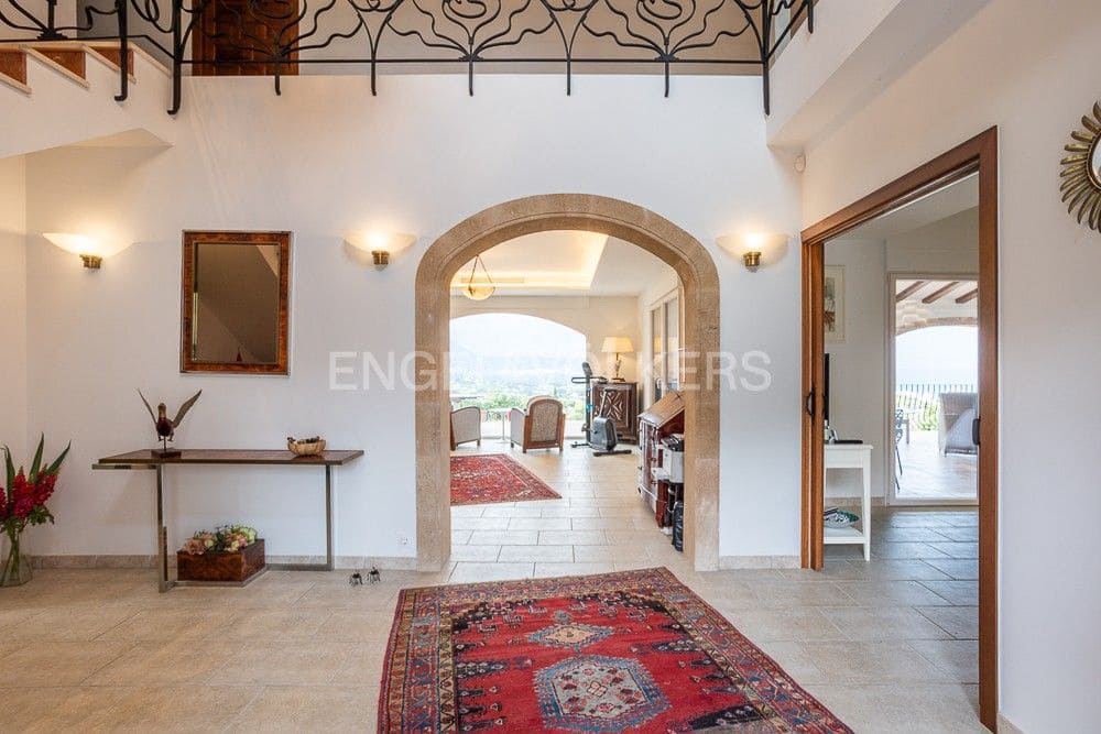 5 bedroom Villa for sale in Javea / Xabia with pool garage - € 2,700,000 (Ref: 8239164)