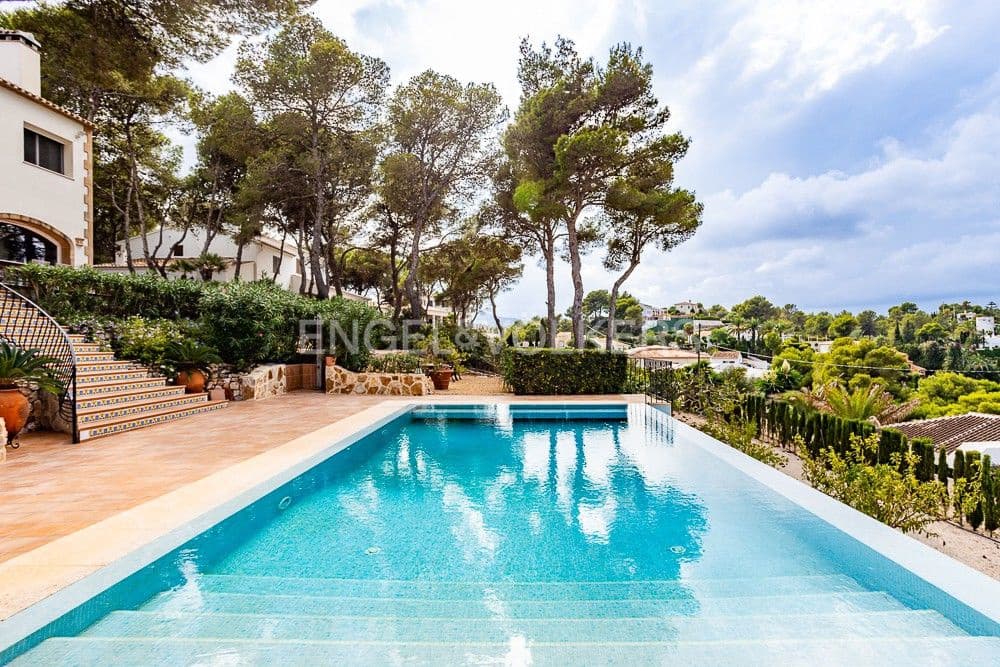 5 bedroom Villa for sale in Javea / Xabia with pool garage - € 2,700,000 (Ref: 8239164)