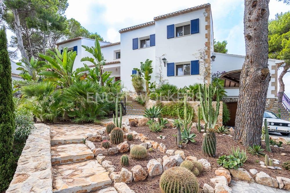 5 bedroom Villa for sale in Javea / Xabia with pool garage - € 2,700,000 (Ref: 8239164)