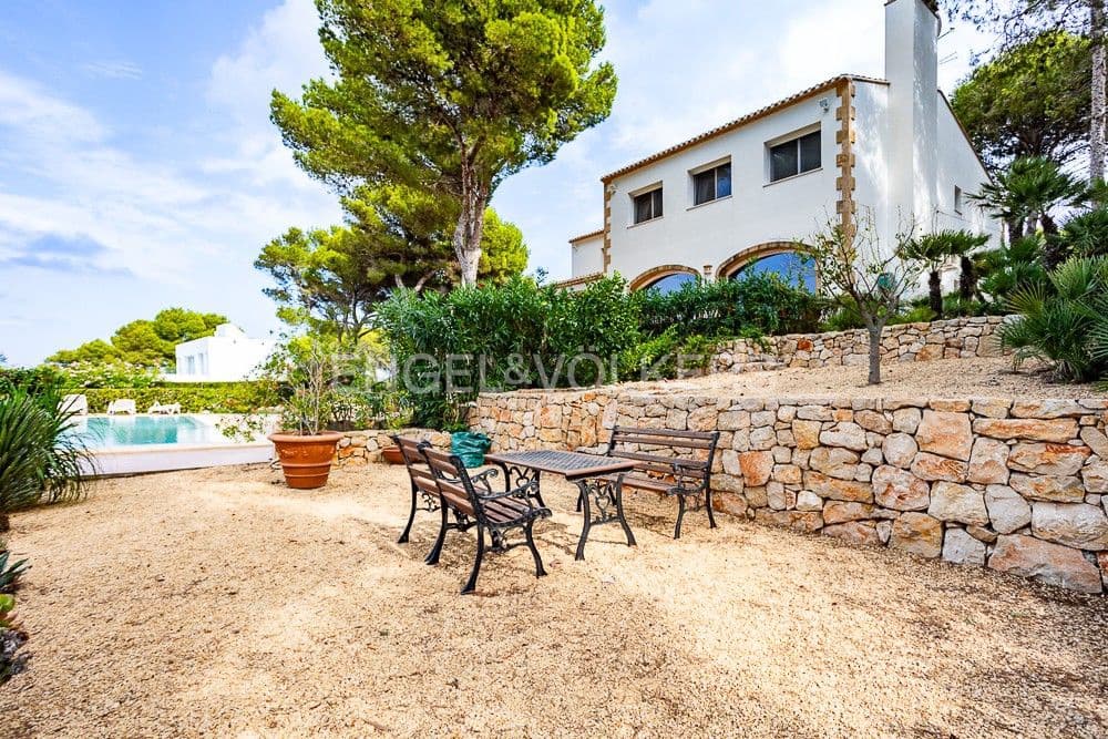 5 bedroom Villa for sale in Javea / Xabia with pool garage - € 2,700,000 (Ref: 8239164)