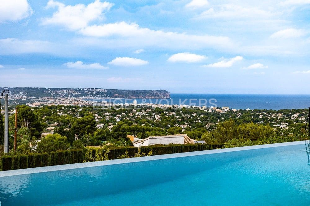 5 bedroom Villa for sale in Javea / Xabia with pool garage - € 2,700,000 (Ref: 8239164)
