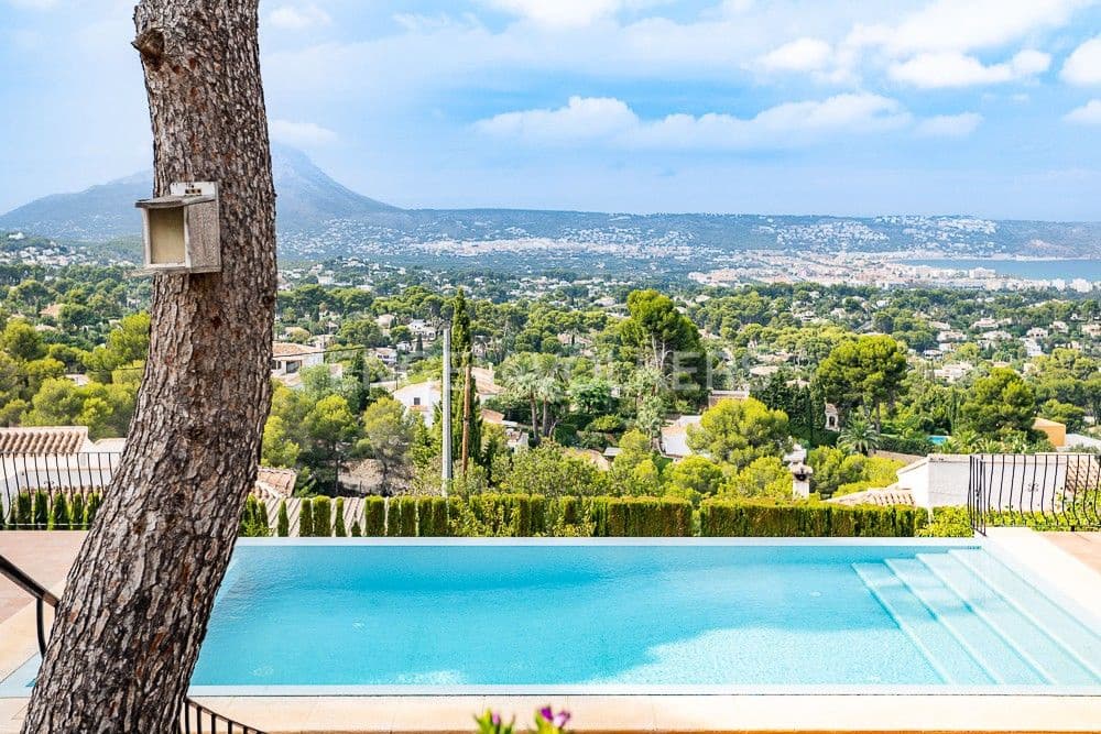 5 bedroom Villa for sale in Javea / Xabia with pool garage - € 2,700,000 (Ref: 8239164)