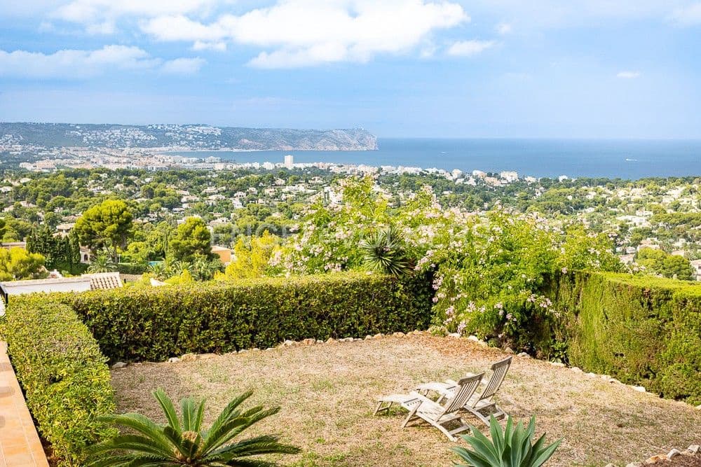 5 bedroom Villa for sale in Javea / Xabia with pool garage - € 2,700,000 (Ref: 8239164)