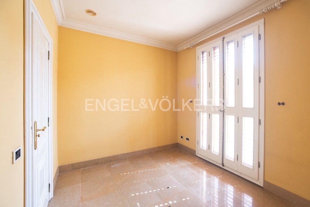 4 bedroom Townhouse for sale in Vila-real with garage - € 375,000 (Ref: 8239167)