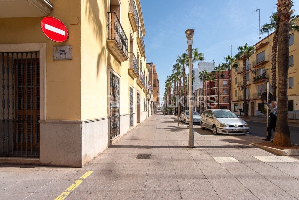 4 bedroom Townhouse for sale in Vila-real with garage - € 375,000 (Ref: 8239167)