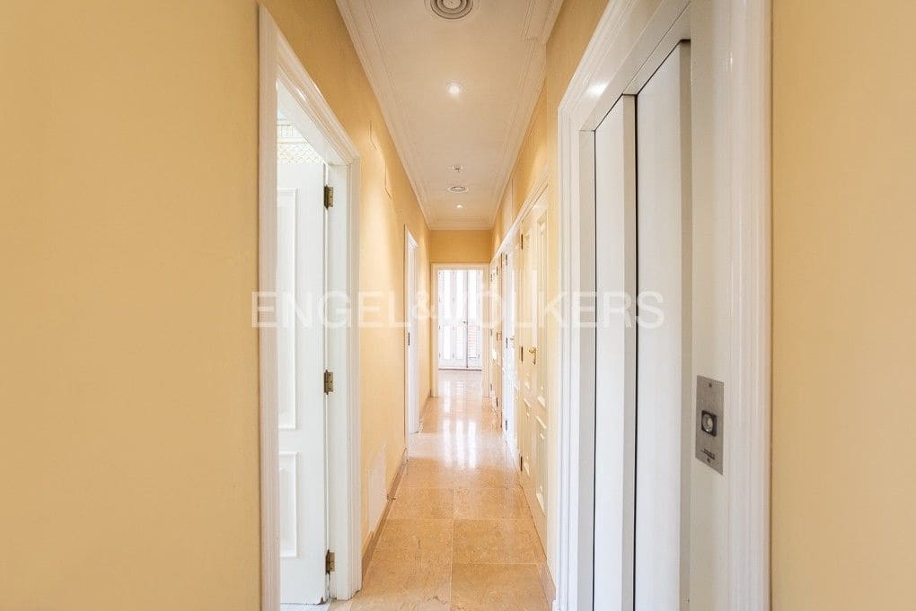 4 bedroom Townhouse for sale in Vila-real with garage - € 375,000 (Ref: 8239167)
