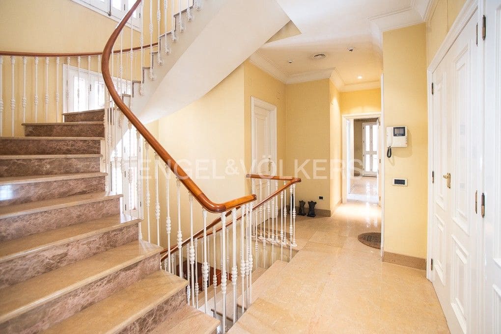 4 bedroom Townhouse for sale in Vila-real with garage - € 375,000 (Ref: 8239167)