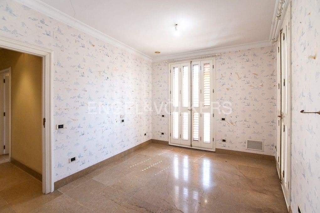 4 bedroom Townhouse for sale in Vila-real with garage - € 375,000 (Ref: 8239167)