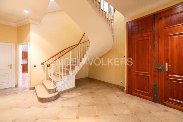 4 bedroom Townhouse for sale in Vila-real with garage - € 375,000 (Ref: 8239167)