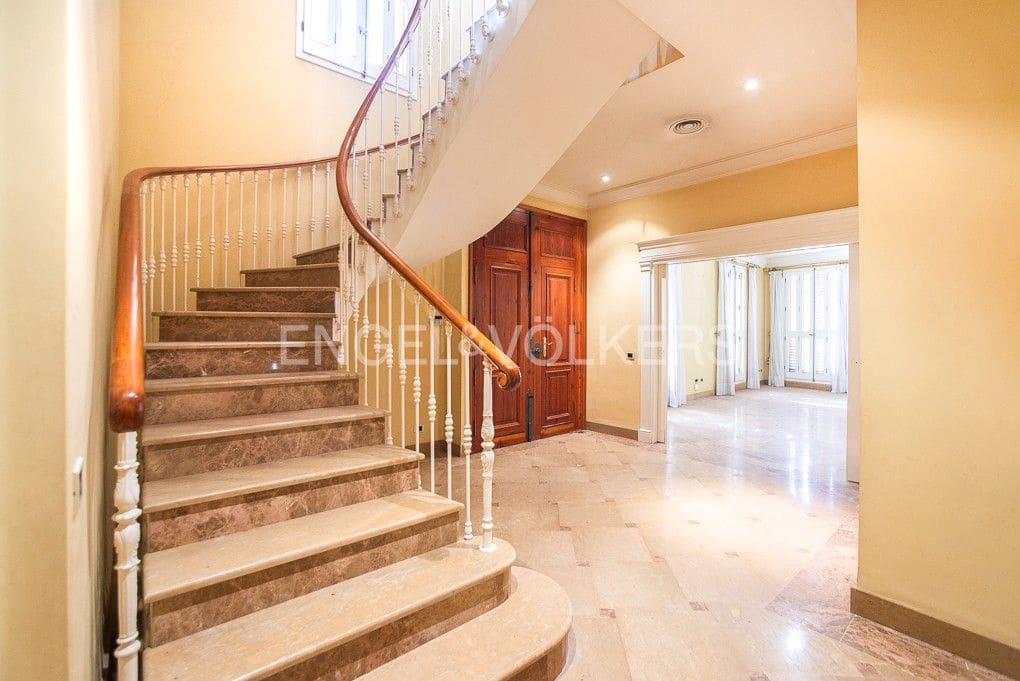 4 bedroom Townhouse for sale in Vila-real with garage - € 375,000 (Ref: 8239167)