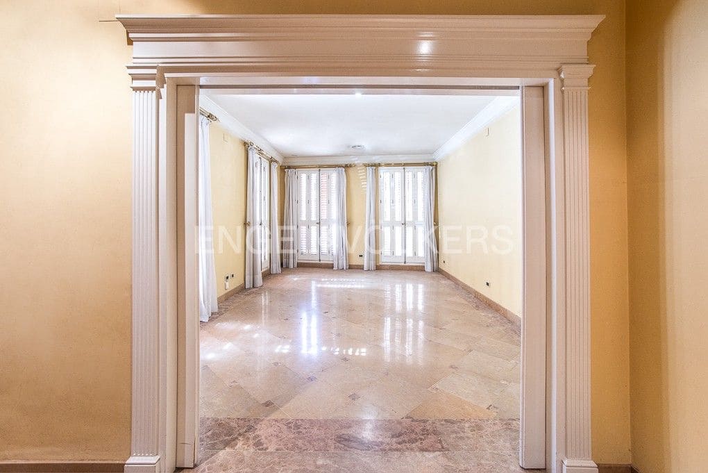 4 bedroom Townhouse for sale in Vila-real with garage - € 375,000 (Ref: 8239167)