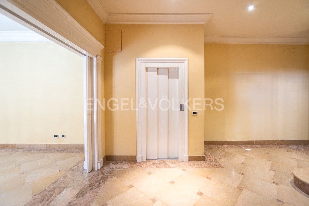 4 bedroom Townhouse for sale in Vila-real with garage - € 375,000 (Ref: 8239167)