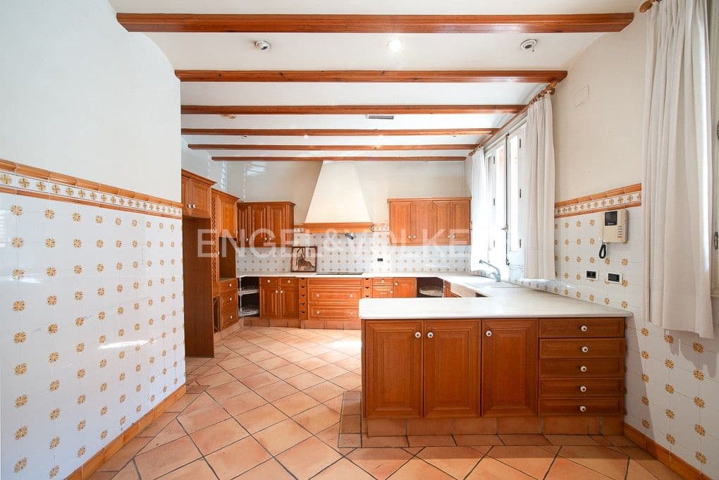 4 bedroom Townhouse for sale in Vila-real with garage - € 375,000 (Ref: 8239167)