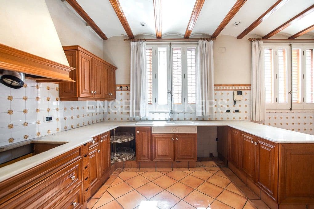 4 bedroom Townhouse for sale in Vila-real with garage - € 375,000 (Ref: 8239167)