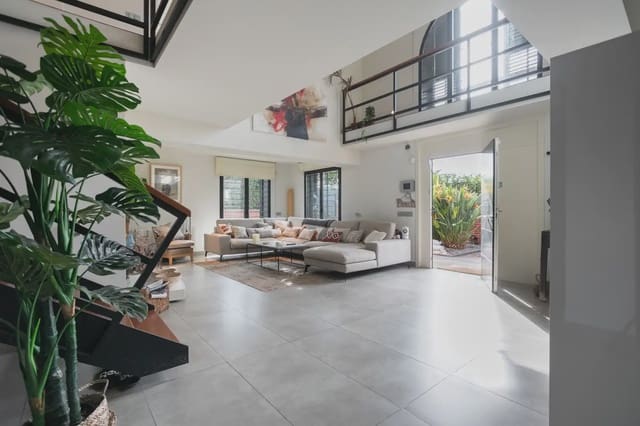 5 bedroom Villa for sale in Almarda, Sagunto / Sagunt with pool garage - € 800,000 (Ref: 8239170)