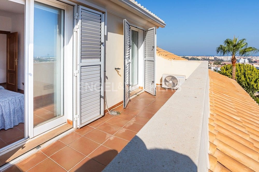 3 Zimmer Villa zu verkaufen in Denia mit Pool Garage - 610.000 € (Ref: 8239178)