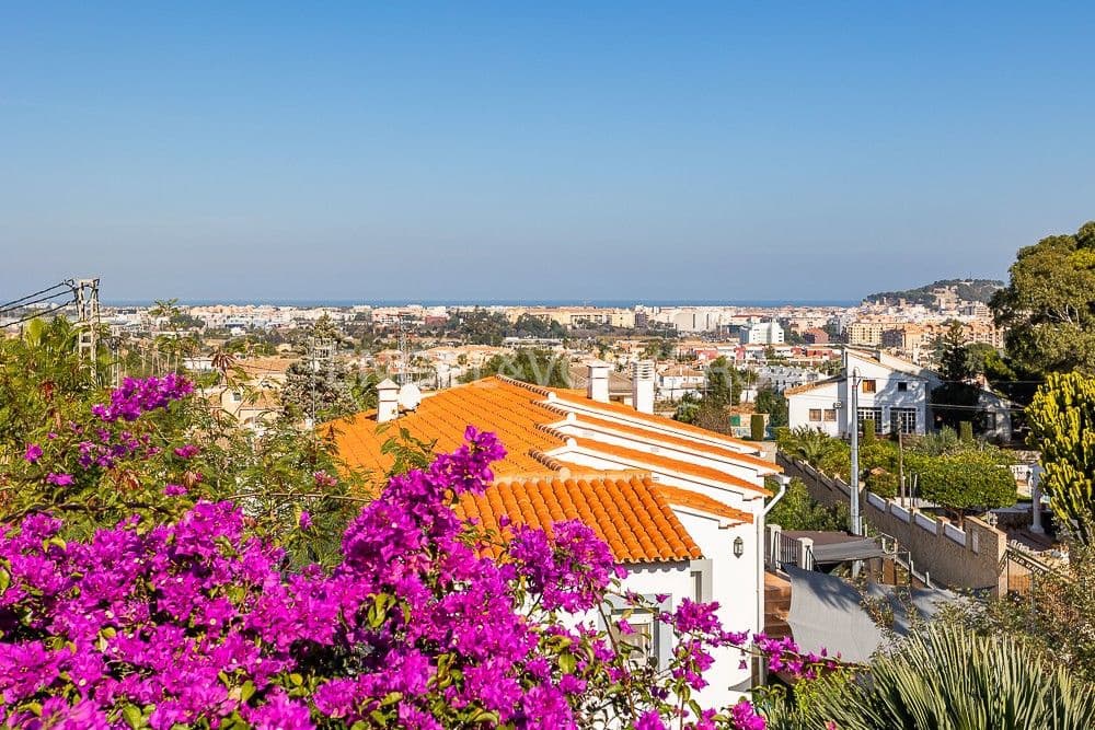 3 Zimmer Villa zu verkaufen in Denia mit Pool Garage - 610.000 € (Ref: 8239178)