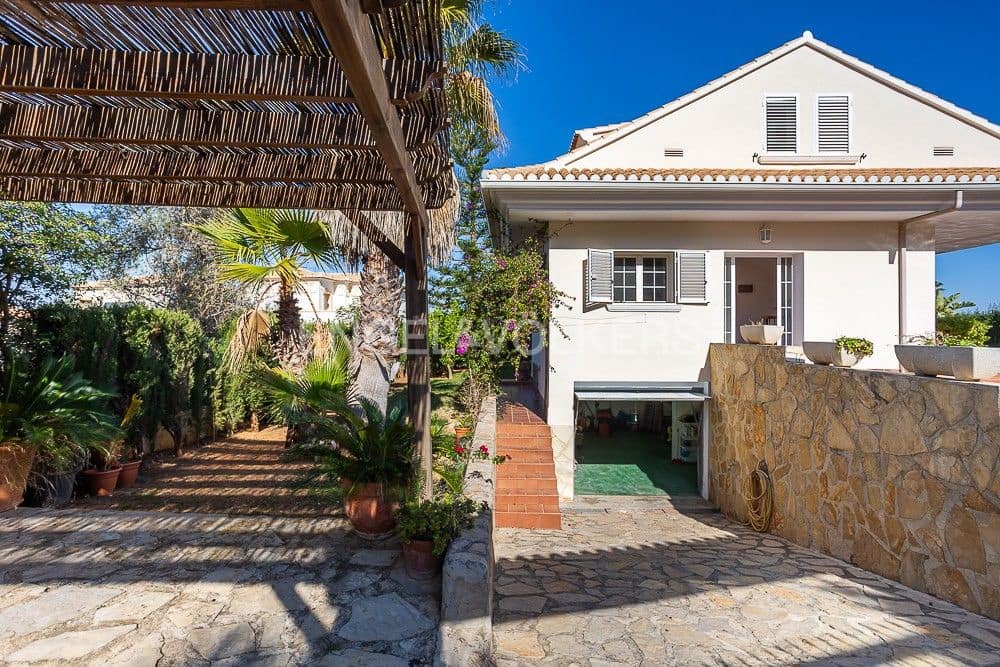 3 Zimmer Villa zu verkaufen in Denia mit Pool Garage - 610.000 € (Ref: 8239178)