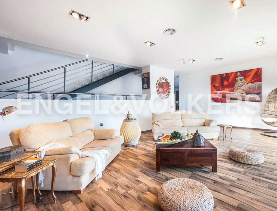 7 bedroom Villa for sale in Borriol with pool garage - € 950,000 (Ref: 8239238)