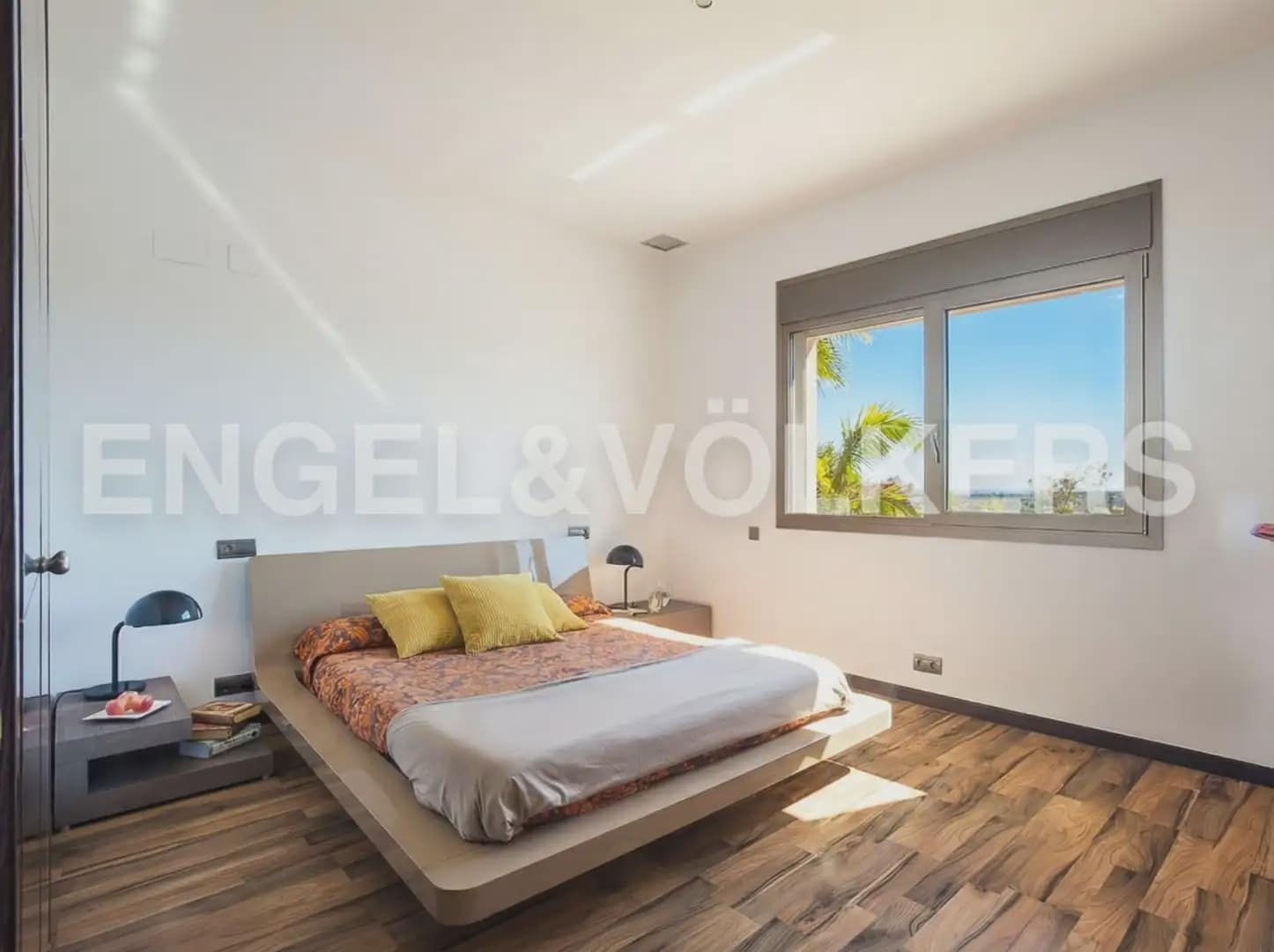 7 bedroom Villa for sale in Borriol with pool garage - € 950,000 (Ref: 8239238)