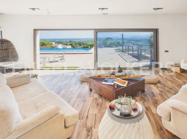 7 bedroom Villa for sale in Borriol with pool garage - € 950,000 (Ref: 8239238)