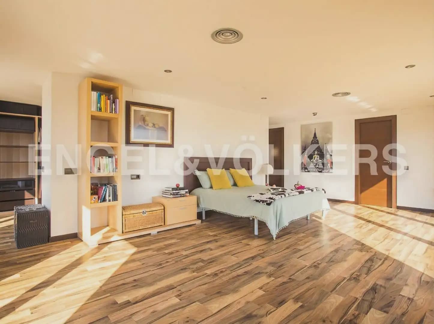 7 bedroom Villa for sale in Borriol with pool garage - € 950,000 (Ref: 8239238)