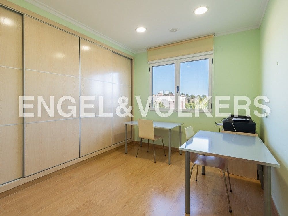 7 bedroom Villa for sale in L'Alcora with garage - € 435,000 (Ref: 8239244)