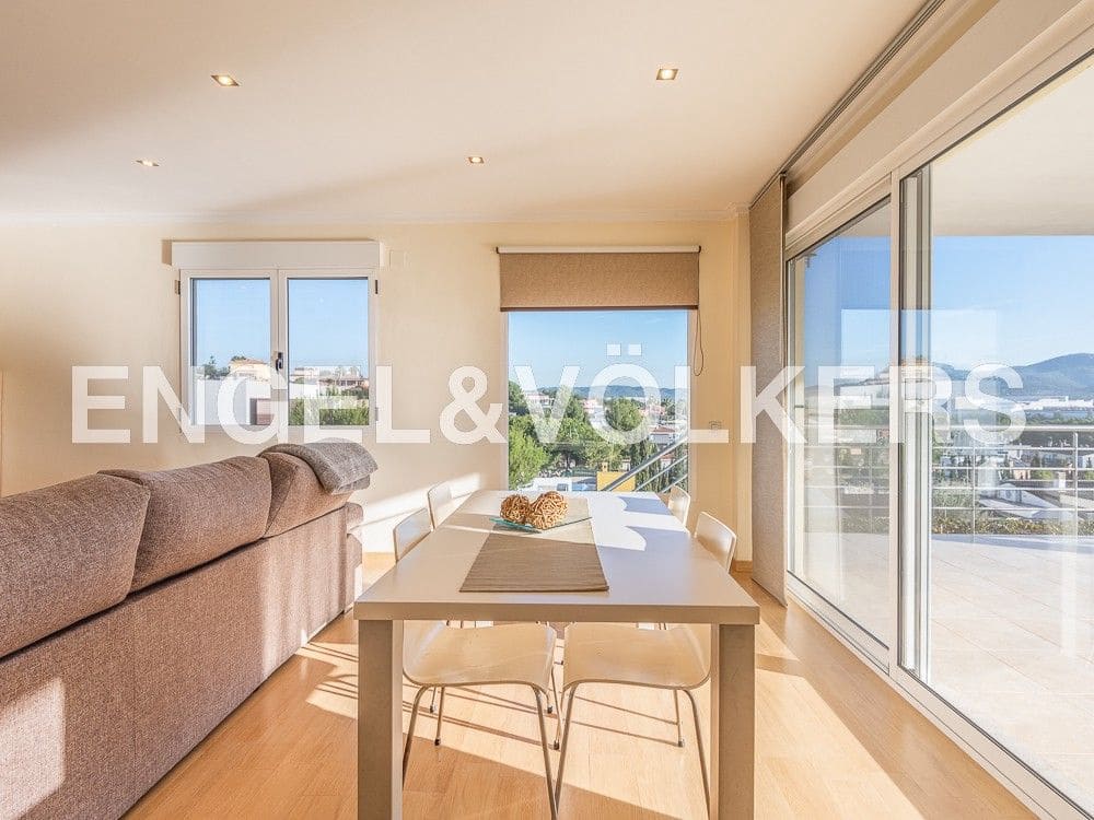 7 bedroom Villa for sale in L'Alcora with garage - € 435,000 (Ref: 8239244)