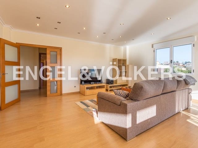 7 bedroom Villa for sale in L'Alcora with garage - € 435,000 (Ref: 8239244)