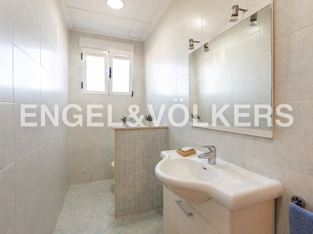 7 bedroom Villa for sale in L'Alcora with garage - € 435,000 (Ref: 8239244)