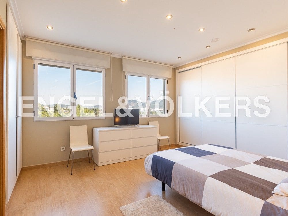 7 bedroom Villa for sale in L'Alcora with garage - € 435,000 (Ref: 8239244)