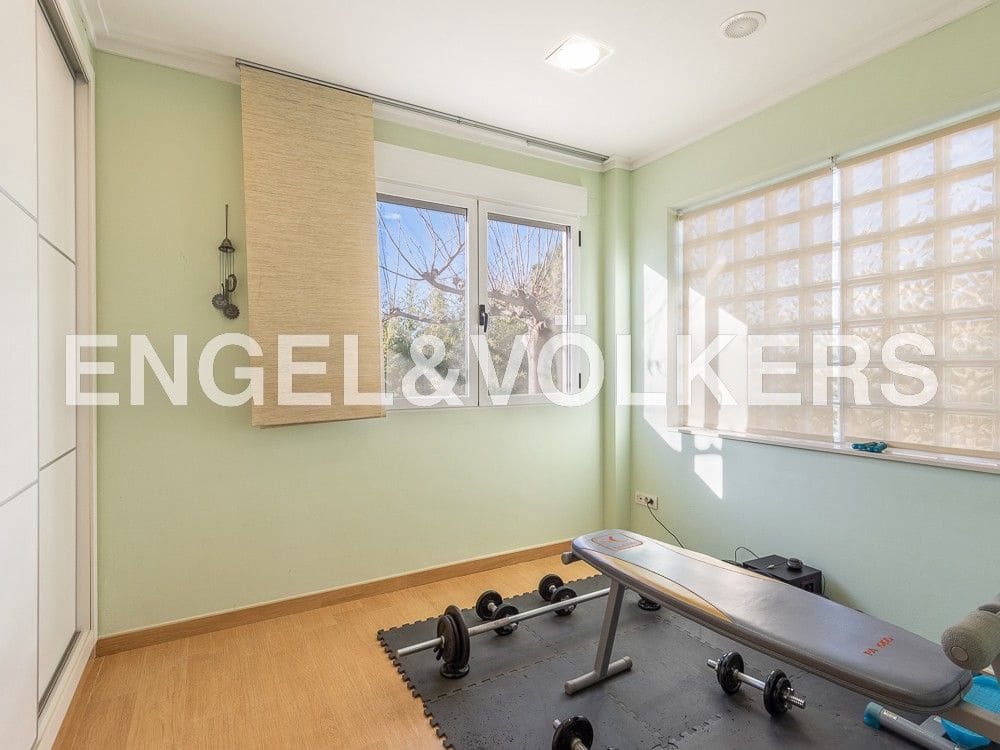 7 bedroom Villa for sale in L'Alcora with garage - € 435,000 (Ref: 8239244)