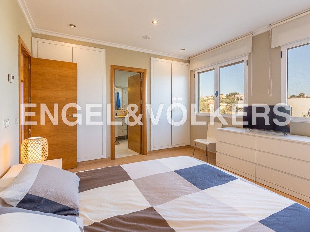 7 bedroom Villa for sale in L'Alcora with garage - € 435,000 (Ref: 8239244)