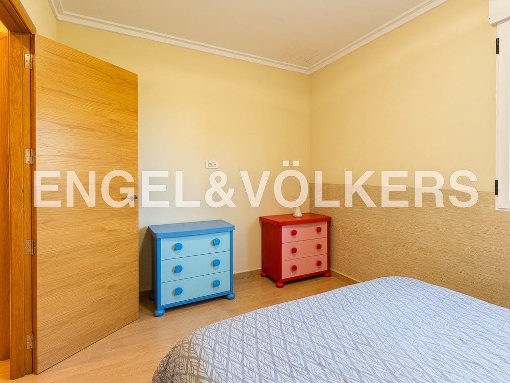7 bedroom Villa for sale in L'Alcora with garage - € 435,000 (Ref: 8239244)