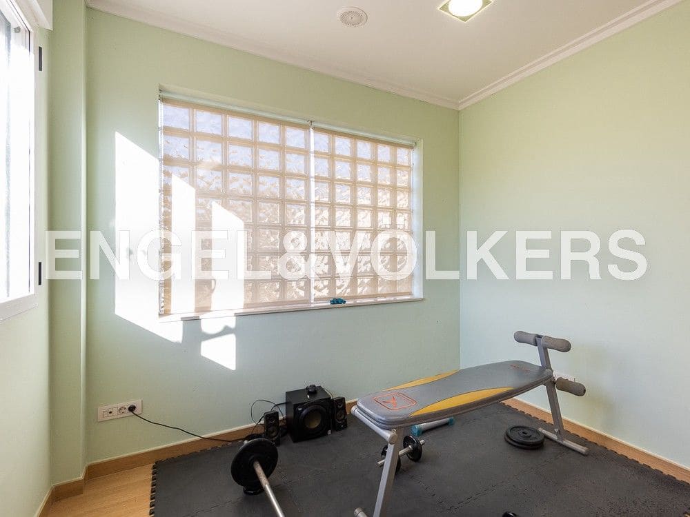 7 bedroom Villa for sale in L'Alcora with garage - € 435,000 (Ref: 8239244)
