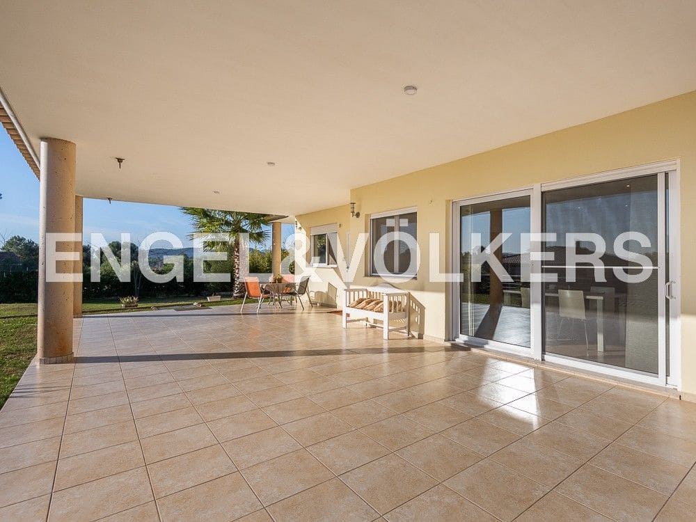 7 bedroom Villa for sale in L'Alcora with garage - € 435,000 (Ref: 8239244)