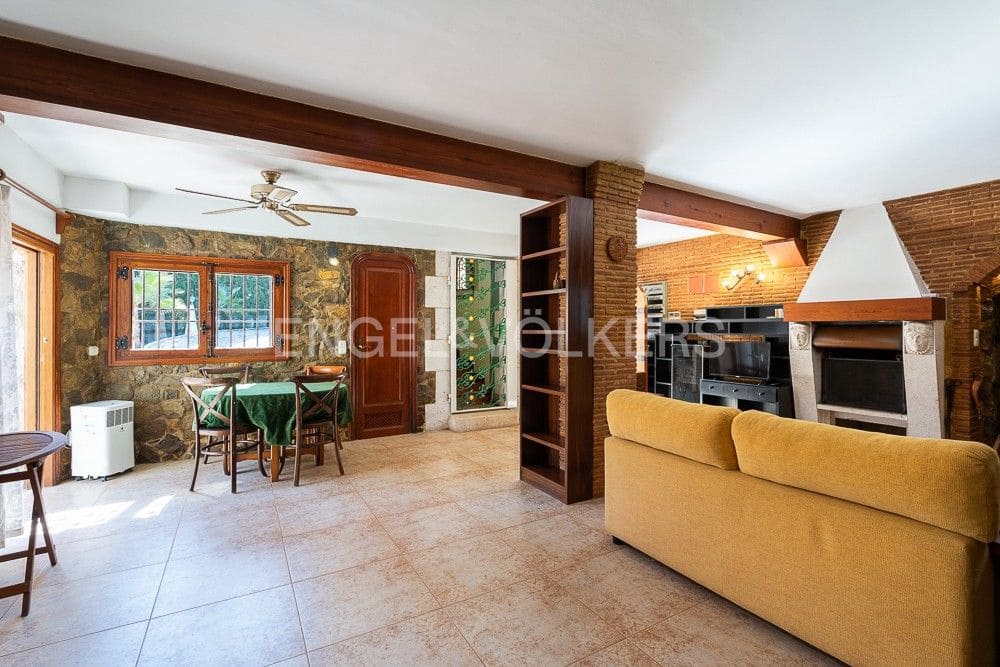 4 chambre Villa/Maison à vendre à L'Eliana avec piscine garage - 750 000 € (Ref: 8239245)