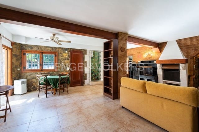 4 soverom Villa til salgs i L'Eliana med svømmebasseng garasje - € 750 000 (Ref: 8239245)