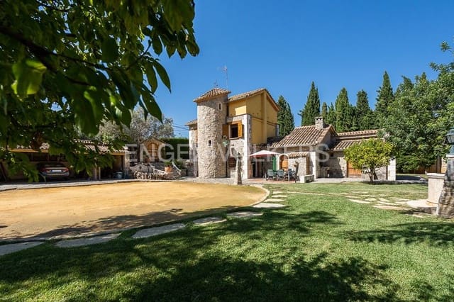 4 soverom Villa til salgs i L'Eliana med svømmebasseng garasje - € 750 000 (Ref: 8239245)