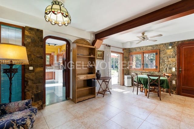 4 soverom Villa til salgs i L'Eliana med svømmebasseng garasje - € 750 000 (Ref: 8239245)