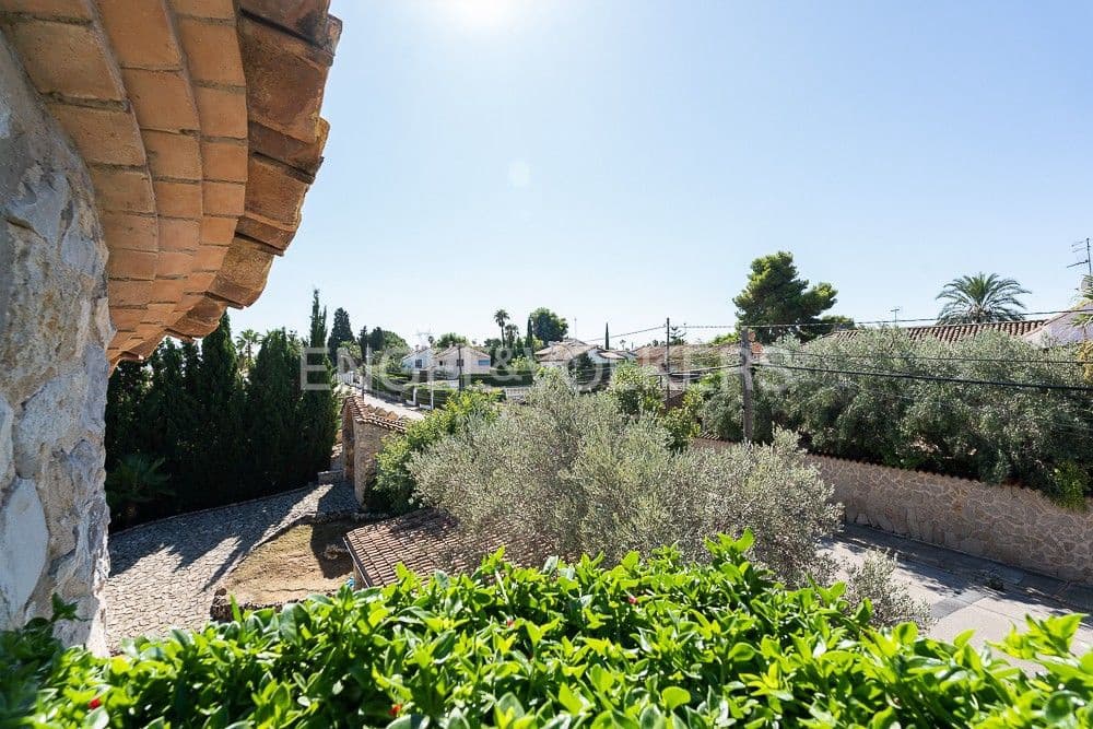 4 chambre Villa/Maison à vendre à L'Eliana avec piscine garage - 750 000 € (Ref: 8239245)