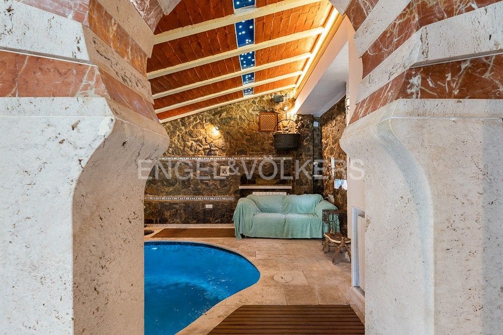 4 chambre Villa/Maison à vendre à L'Eliana avec piscine garage - 750 000 € (Ref: 8239245)