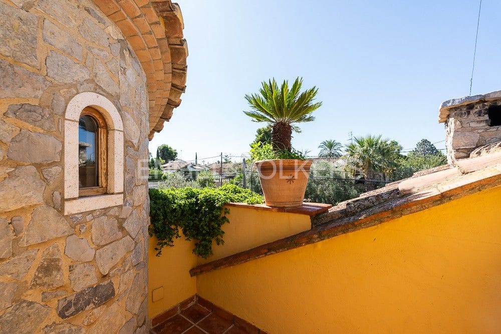 4 chambre Villa/Maison à vendre à L'Eliana avec piscine garage - 750 000 € (Ref: 8239245)